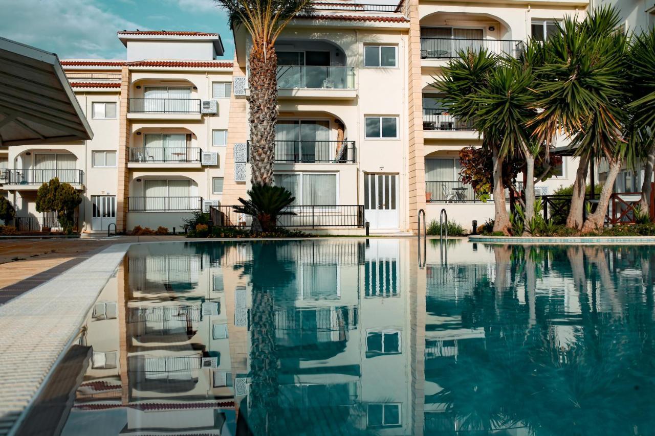 Fantastic 4 Cyprus First Line Beachfront Boghaz Exterior foto