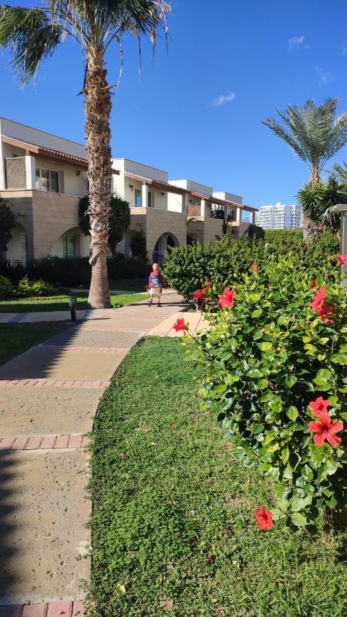 Fantastic 4 Cyprus First Line Beachfront Boghaz Exterior foto